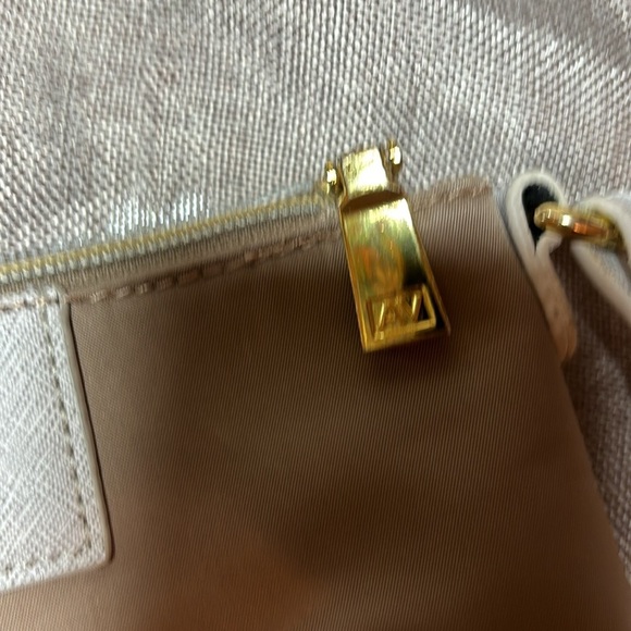 Adrienne Vittadini Nylon Crossbody bag - Picture 7 of 10